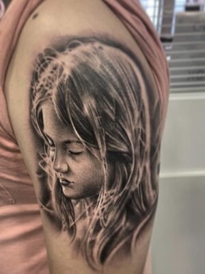 Tatuajes retratos niña