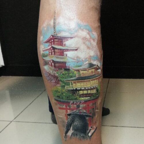 Tatuaje realista paisaje japones