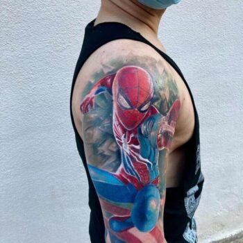 Tatuaje realista a color Spiderman